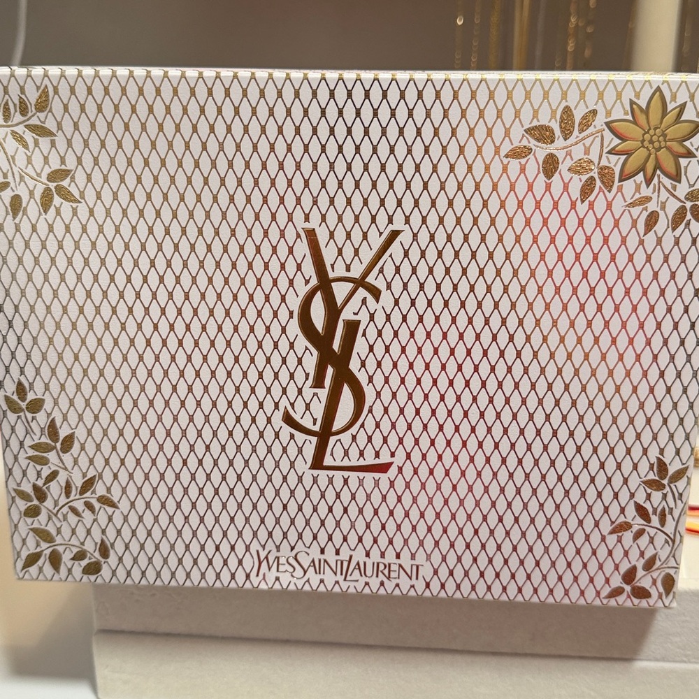 YSL GIFT BOX WITH MINI LIPS